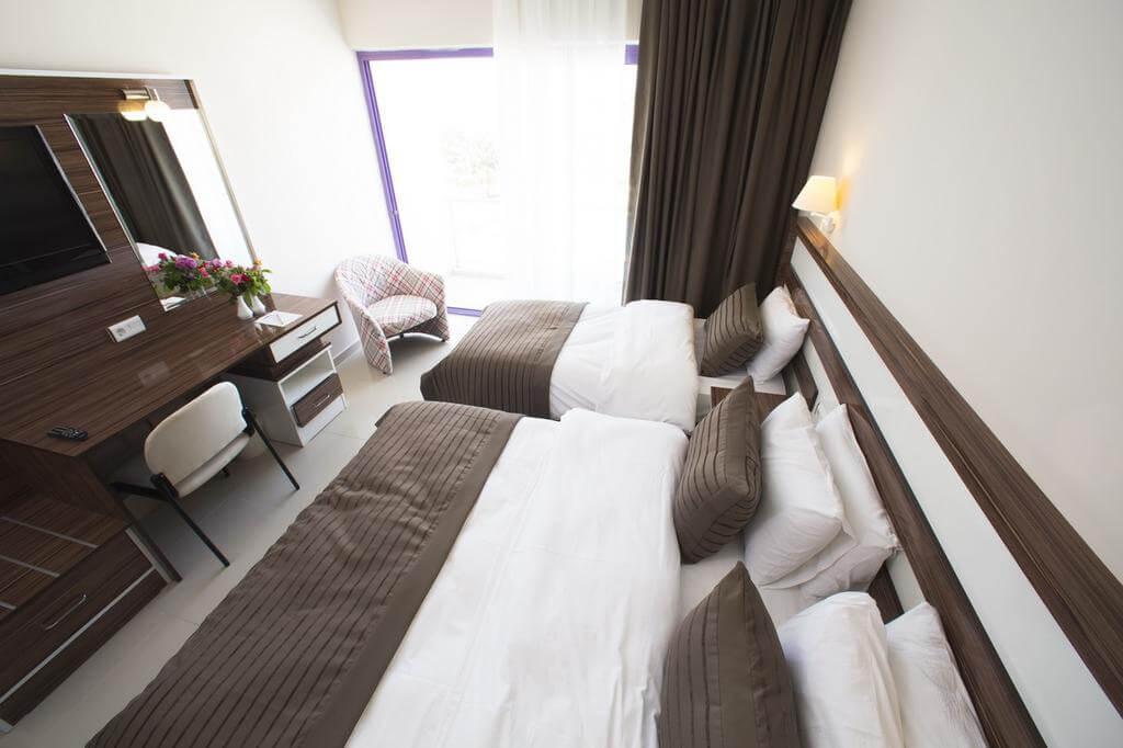 Deluxe Deniz Manzaralı Balkonlu Oda